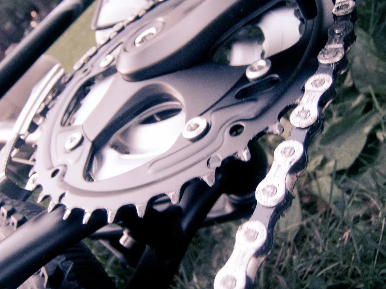 Bicycle chain passing around a chainring