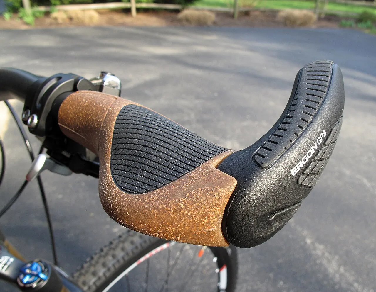 Ergonomic bicycle grip and bar-end close-up
